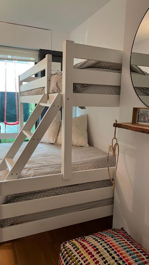 Atico De Diseno Con Terraza En El Centro De Olot Apartment Bagian luar foto