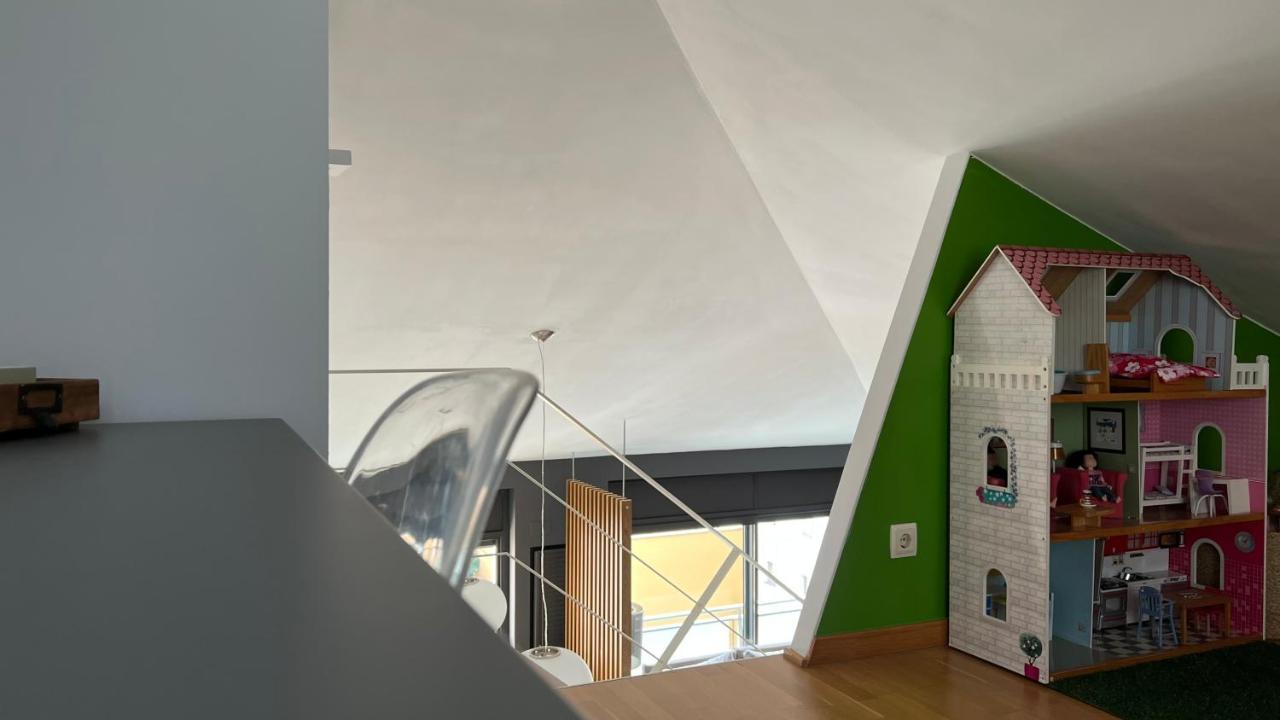 Atico De Diseno Con Terraza En El Centro De Olot Apartment Bagian luar foto